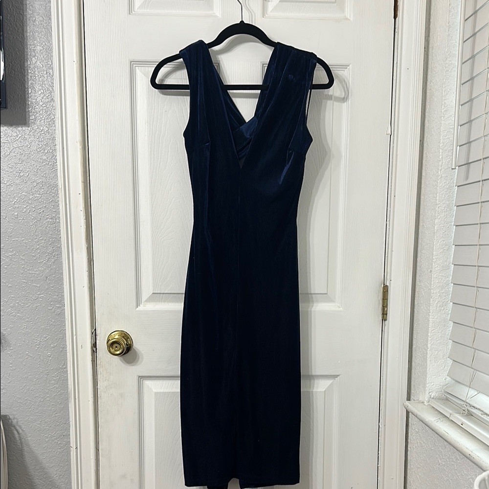 Elegant Navy Blue Sleeveless Dress